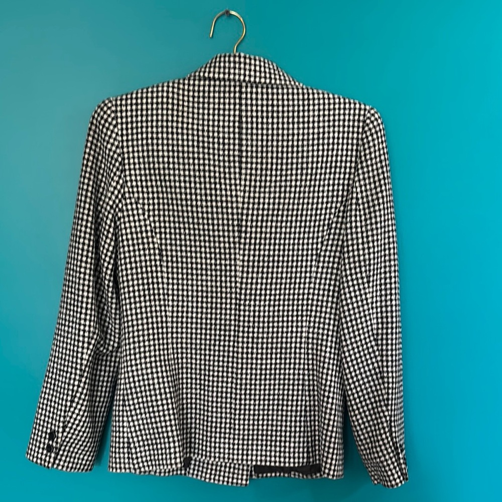 VINTAGE Express Black and White Houndstooth Blazer- Padded Shoulders - Picture 2 of 5